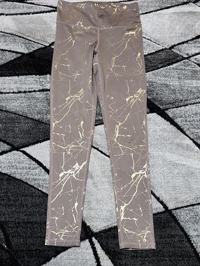 MONO B GOLD METALLIC MARBLE "KISSES" PATTERN HIGH-RISE LEGGINGS